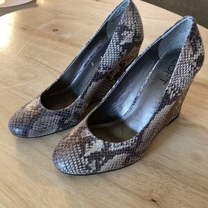 Loft RACHEL PYTHON PRINT WEDGE